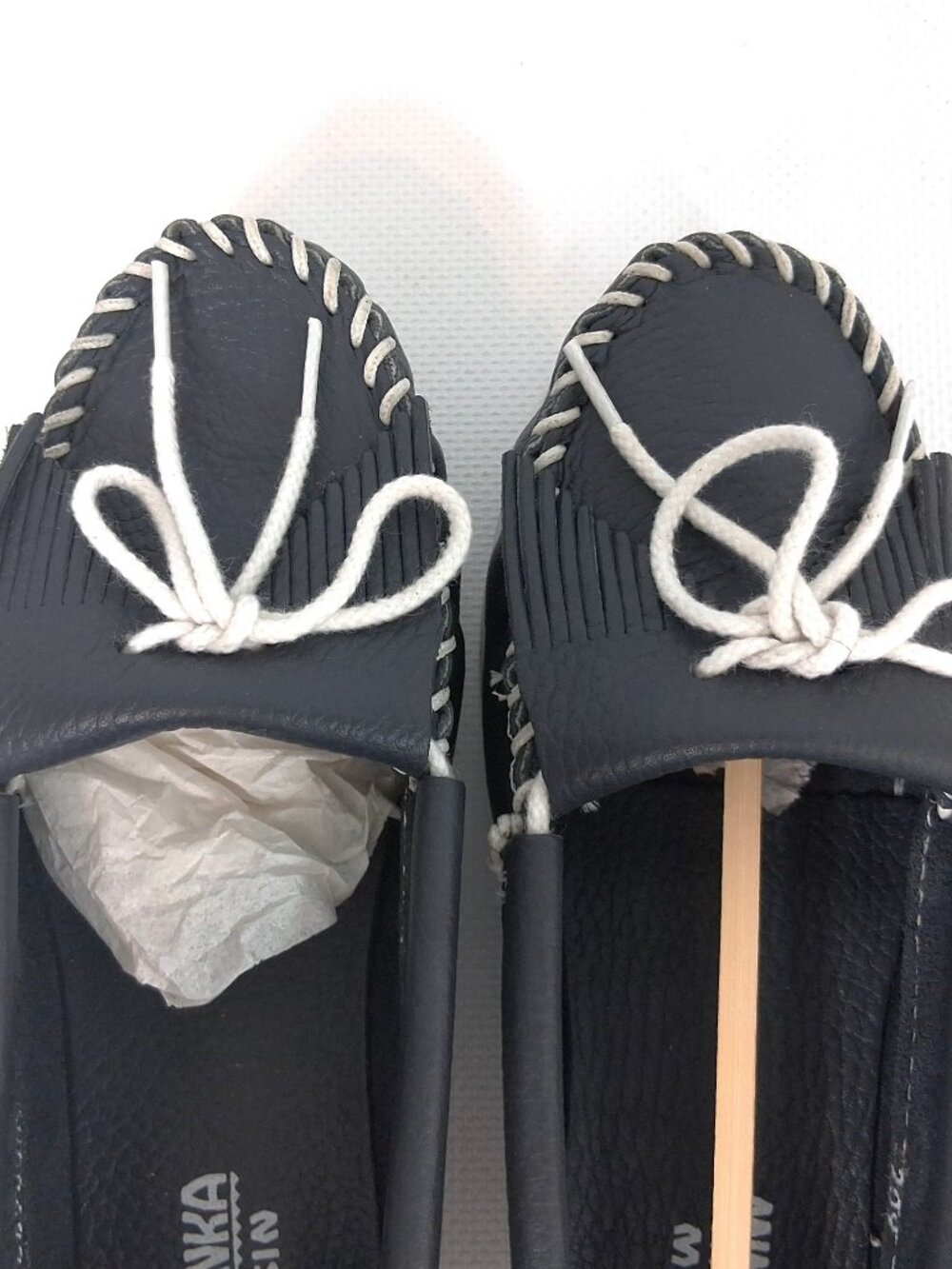 Minnetonka Women's Kilty Unbeaded Moccasin Navy Blue White Slip On Shoes 7.5 - Picture 7 of 10